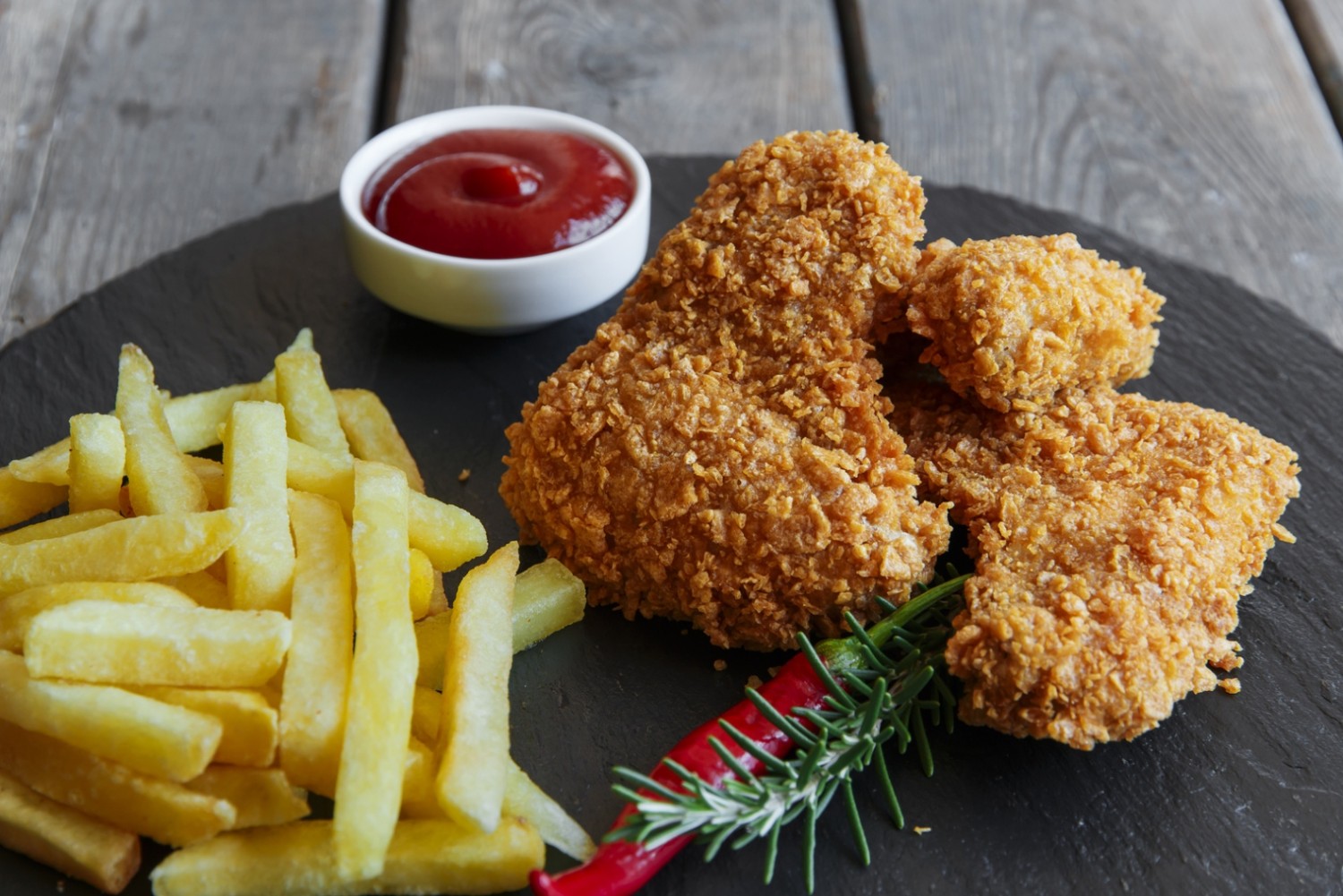 Obalovaná kuřecí křidélka v parmezánu